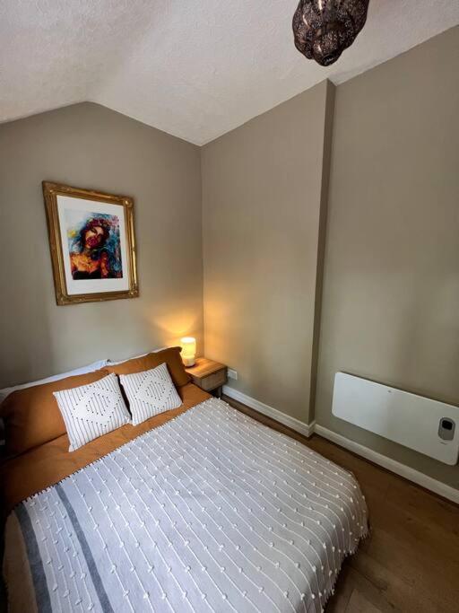 Beautiful Flat Sleeps 4 In Taplow Maidenhead Near Windsor And Ascot Racecourses Near Legoland Apartment ภายนอก รูปภาพ